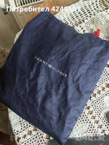 Дамска чанта на Tommy Hilfiger 