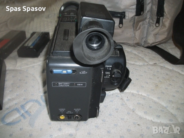 2 камери SONY Hi 8 за части или ремонт, снимка 3 - Камери - 54477043