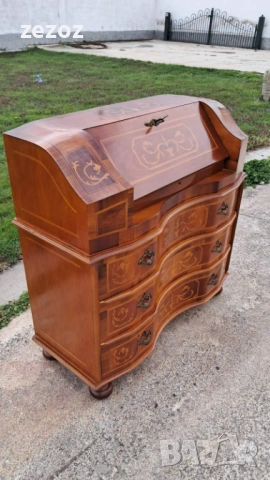 Ретро италианско дамско бюро