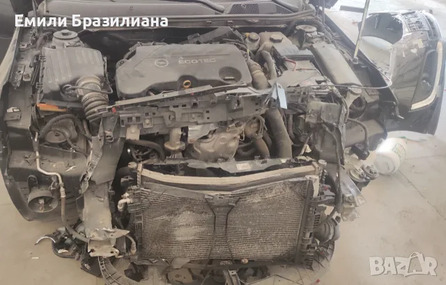 Опел Insignia 4x4 ударена отпред - за части и ремонт, снимка 5 - Автомобили и джипове - 55541051