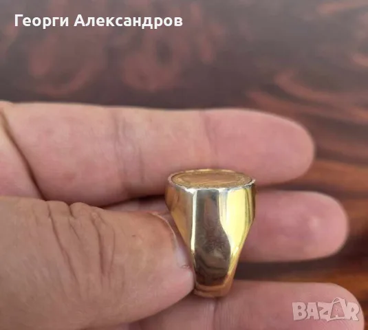 КРАСИВ ВИНТИДЖ ПОЗЛАТЕН ПРЪСТЕН с КОПИЕ на АНГЛИЙСКИ ЗЛАТЕН СУВЕРЕН на Кралица Виктория от 19ти Век, снимка 2 - Антикварни и старинни предмети - 55599154