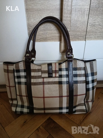 Оригинална чанта Burberry , снимка 3 - Чанти - 54943042
