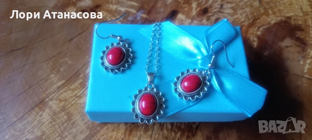 Комплект от три части в ретро етно стил за жени, включващ обеци с флорална резба