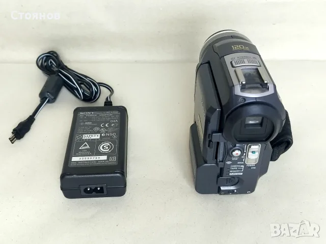 Видеокамера Sony DCR-PC330E PAL / miniDV / 10x Zoom / Japan - за ремонт!, снимка 4 - Камери - 55694396