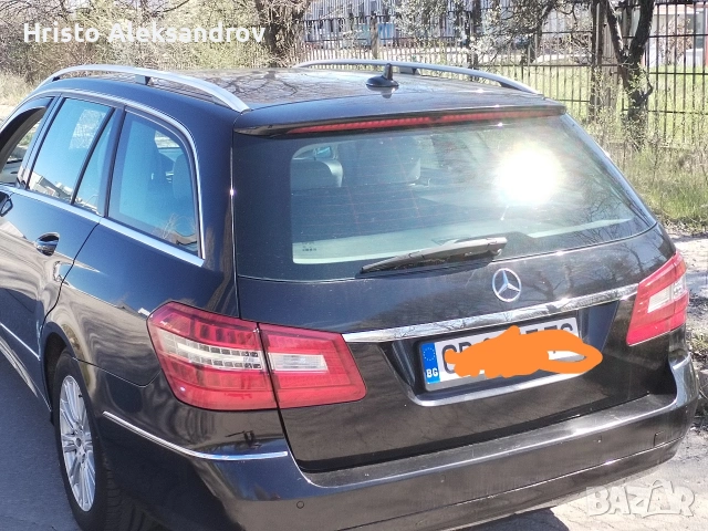 Продавам Мерцедес 212 Е 250 бензин комби , снимка 4 - Автомобили и джипове - 54384179