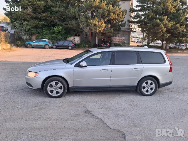 Volvo V70 2.5T Газ/Бензин, снимка 2 - Автомобили и джипове - 48136227