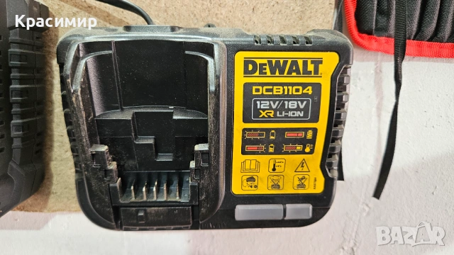 Продавам безчетков ударен гайковерт 1/2 DEWALT DCF900 1898Nm с 1бр. 5Ah батерия , зарядно и куфар , снимка 10 - Други инструменти - 54915338