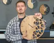 Стенен Часовник от Дъб "Клетка", Подарък за Дома, Ръчно изработен, Авторски Дизайн, снимка 1