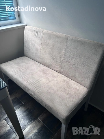 Продавам трапезна пейка с три стола Луксозни и почти нови