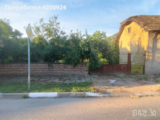 Имот в с.Гиген на две главни улици, снимка 6 - Къщи - 54867553