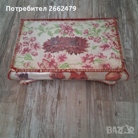 Продавам антикварна кутия за бижута.