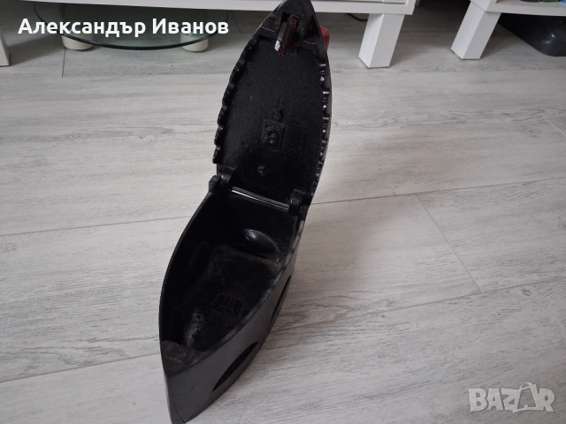 Стара ютия, снимка 4 - Антикварни и старинни предмети - 54049793