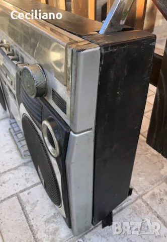 Радиокасетофон  Toshiba BomBeat 16 RT-8890S – за донор или части!, снимка 6 - Радиокасетофони, транзистори - 55618154