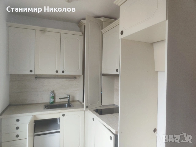 кухня ъглова бяла