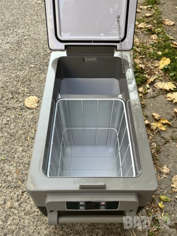 ЧИСТО НОВ Компресорен хладилник за кола 45L, фризер до -20°C, 12V, Bluetooth, за къмпинг, камион