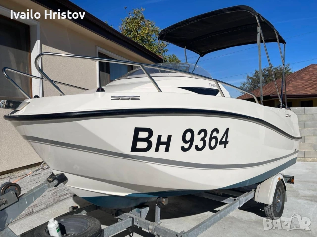 Лодка Quicksilver 455 Cabin 2017 с регистриран колесар, снимка 4 - Воден транспорт - 55038158