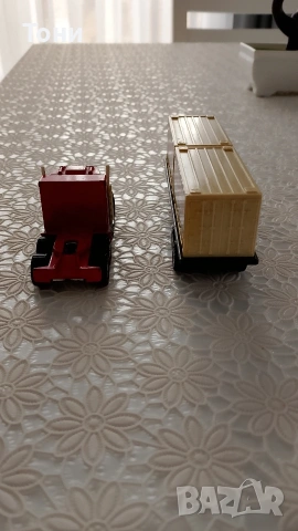Matchbox Peterbilt convoy , снимка 4 - Коли, камиони, мотори, писти - 54359249