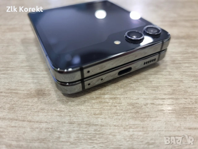 Samsung Z Flip 5  256GB, снимка 5 - Samsung - 54473128