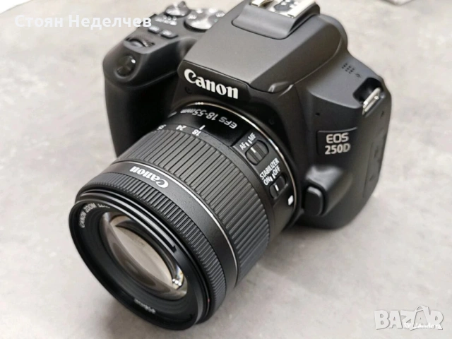 Продавам цифров фотоапарат CANON EOS 250D
