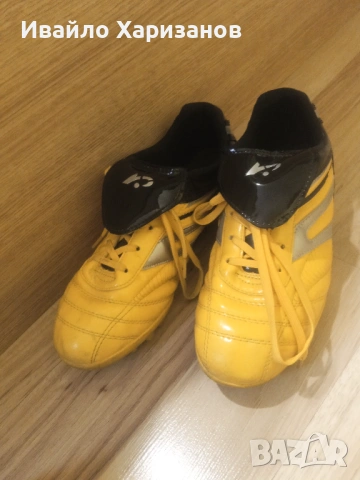 Продавам футболни обувки., снимка 3 - Футбол - 54041395