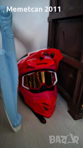 Продавам каска за мото крос, снимка 2 - Спортна екипировка - 54316529