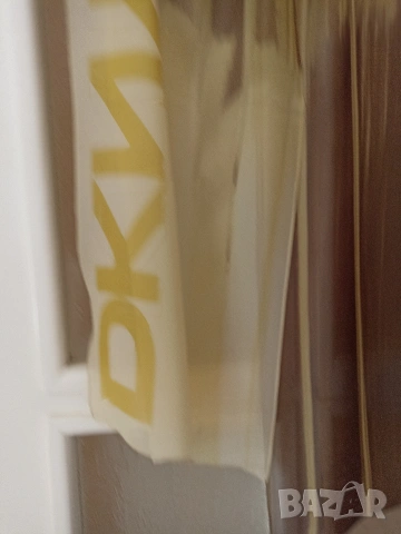 Шал DKNY коприна, снимка 3 - Шалове - 54710876