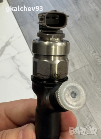 Инжектори DENSO DCRI107610 4 броя, снимка 2 - Части - 54671221