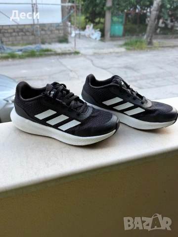 Продавам детски маратонки ADIDAS