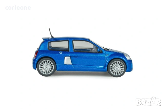Renault Clio V6 2003 - мащаб 1:43 на Solido моделът е нов в PVC дисплей-кейс, снимка 7 - Колекции - 55148561