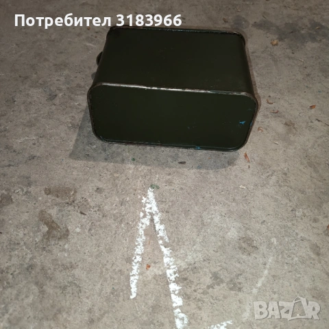 метални кутии от немски автомобил  побират по 1 литър. , снимка 11 - Аксесоари и консумативи - 54486586