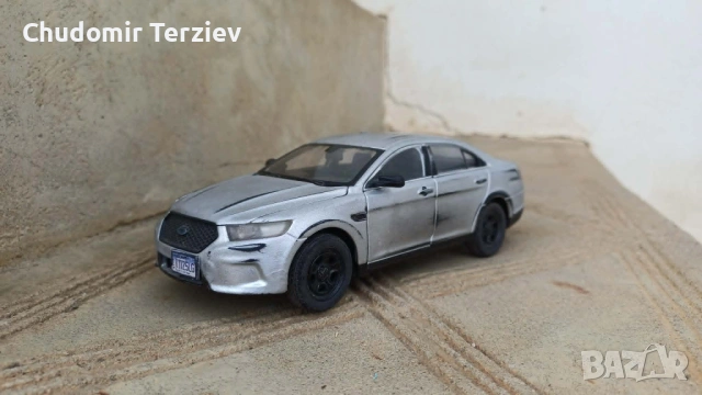 1:24 Welly Ford Taurus мащабен модел 