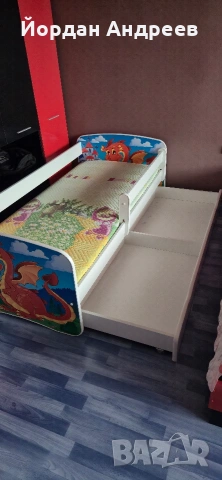 Детско легло с чекмедже и прегради