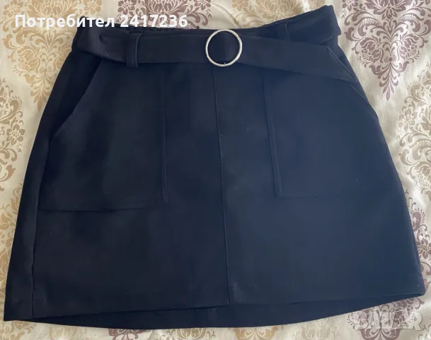 Черна велурена пола Bershka, размер M, отговаря на S