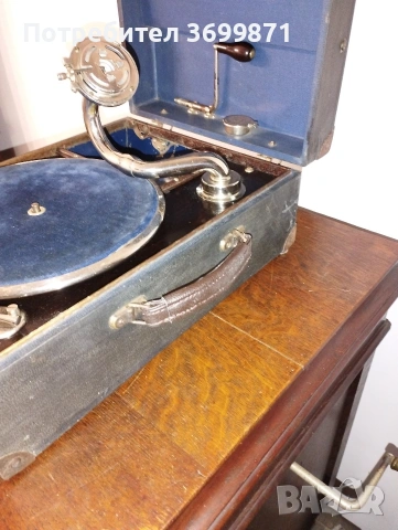 Стар грамофон., снимка 3 - Антикварни и старинни предмети - 54201044