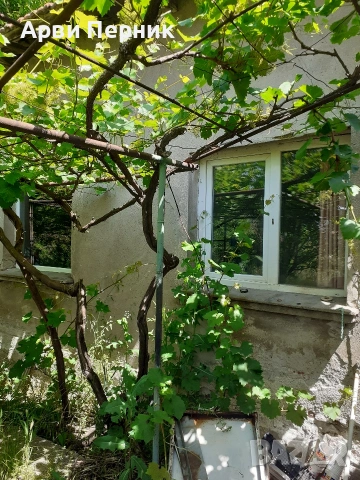 Продава къща гр.Перник,кв.Църква