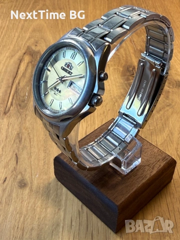 Автоматичен часовник Orient "3 Stars" Gold Dial, снимка 3 - Мъжки - 54901760