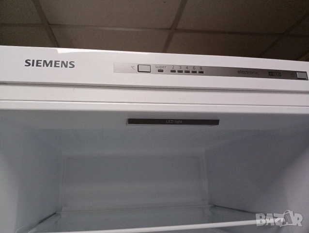 Комбиниран хладилник с фризер Сименс Siemens А+++ с две години гаранция!, снимка 7 - Хладилници - 54637174