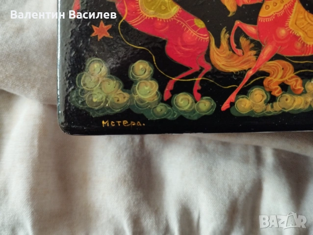 Дървена лакова кутия рисувана Мстера , снимка 3 - Колекции - 54626129