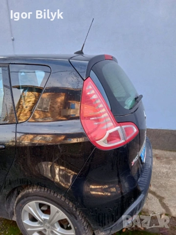 Renault Scenic 1.5dci, снимка 7 - Автомобили и джипове - 54768782