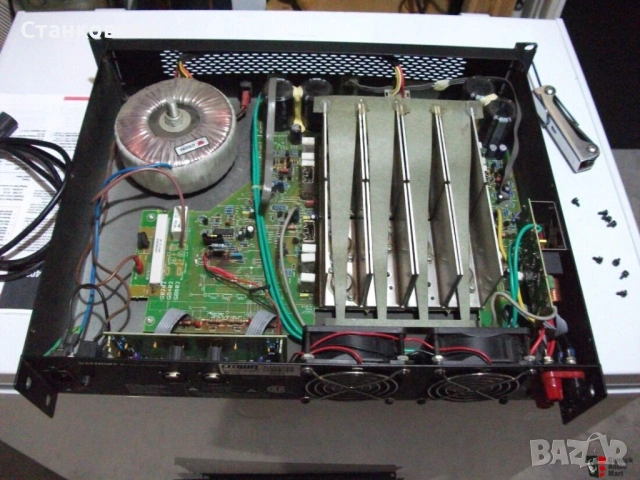 Продавам 2бр. усилватели, Crown XLS 402 и Crown XLS 202 , снимка 2 - Ресийвъри, усилватели, смесителни пултове - 54282430