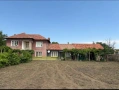 Къща със двор гр., снимка 1