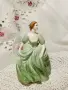 порцеланова статуетка , снимка 6