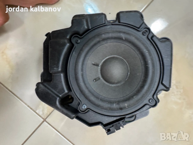 Високоговорител субуфер Bang Olufsen задна дясна врата Ауди Audi A8 D4 4H само за 100eur. 4H0035302