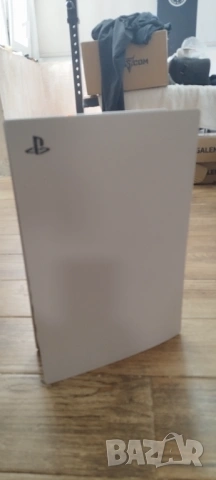 Playstation 5 с 5 игри, снимка 3 - PlayStation конзоли - 54763934