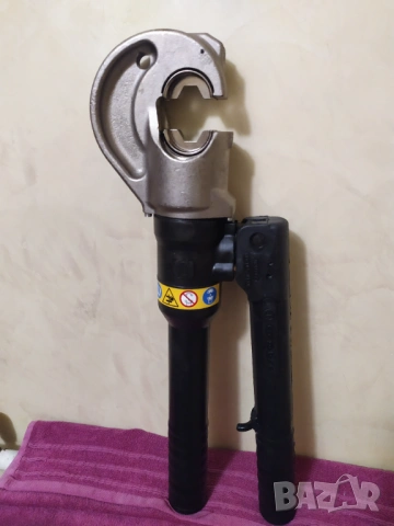 Cembre - хидравлична преса за кербоване на кабели до 400 мм2 / 120 kN