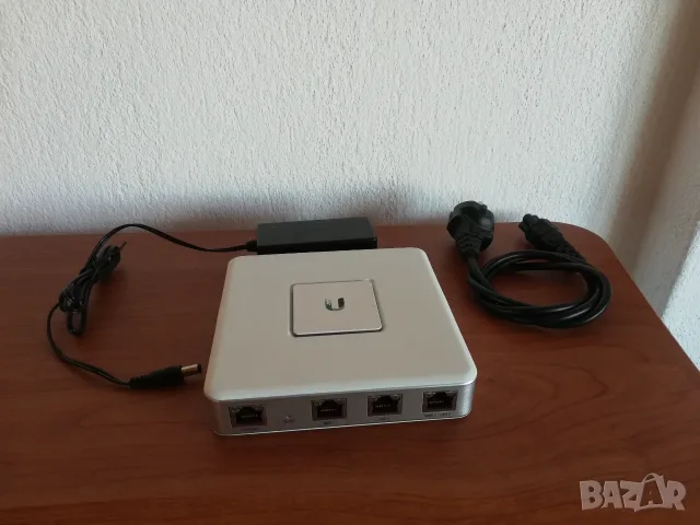 Ubiquiti Networks USG gateway/controller