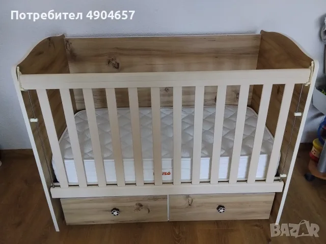 Дървена бебешка кошара с люлка + НЕПОЛЗВАН матрак и чекмеджета