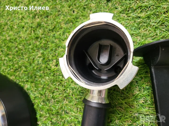 Кафемашина с ръкохватка DeLonghi Dedica EC685.W Делонги , снимка 7 - Кафемашини - 55569891