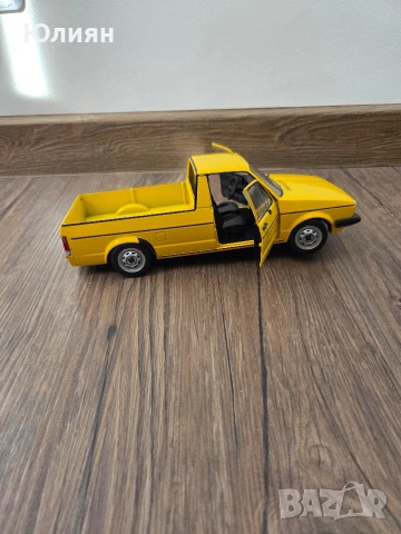 Макет на автомобил Solido Volkswagen Caddy Deutsche Post (1982) 1:18, Жълт, снимка 5 - Колекции - 54895598