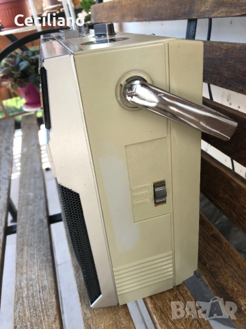Радиокасетофон  HITACHI TRK 7990E Vintage Boombox, снимка 11 - Радиокасетофони, транзистори - 54628937